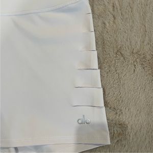 Alo Yoga Ripped Shorts - White